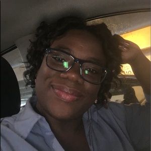 Meet your Posher, Lloydi